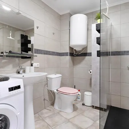 Apartament Flores1 *