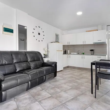 Flores1 Apartment San Bartolome de Tirajana (Gran Canaria)