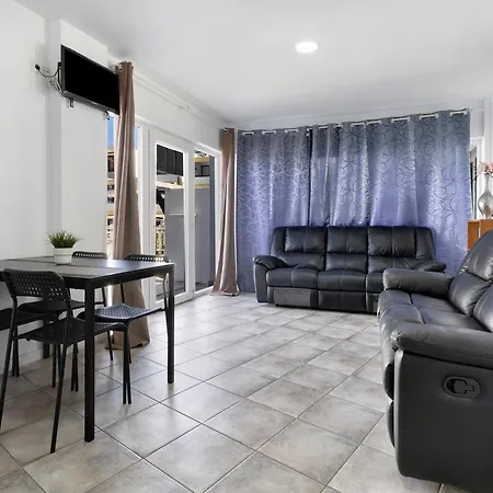 Flores1 Apartment